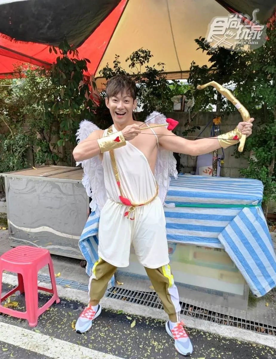 《熱血48小時》冒粉紅泡泡!風田嘴餵食治Dora失戀,威廉當男伴荷爾蒙大噴發 《熱血48小時》冒粉紅泡泡!風田嘴餵食治Dora失戀,威廉當男伴荷爾蒙大噴發