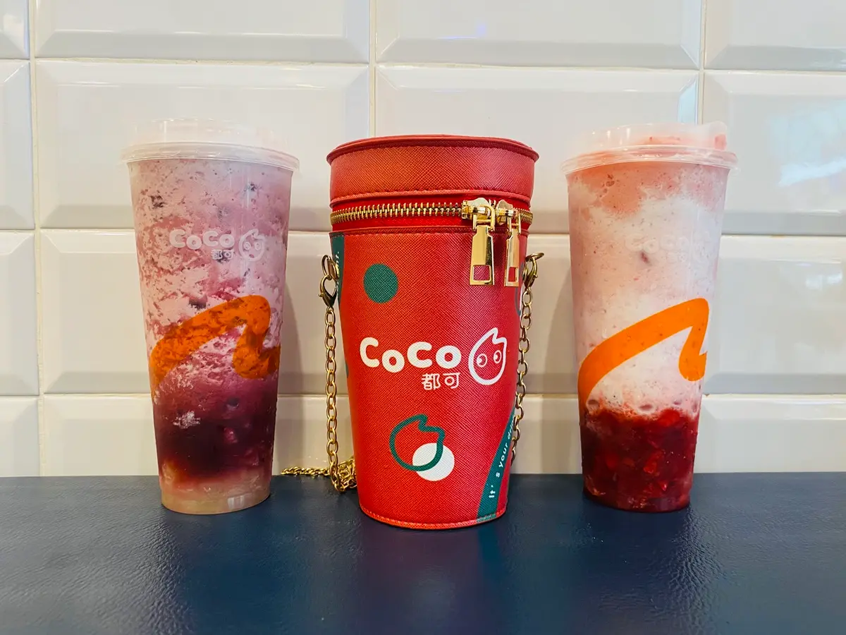 手搖控狂敲碗「奶茶包」來了！CoCo超時尚「圓筒金鍊包」限量加購有，斜背、側背都吸睛