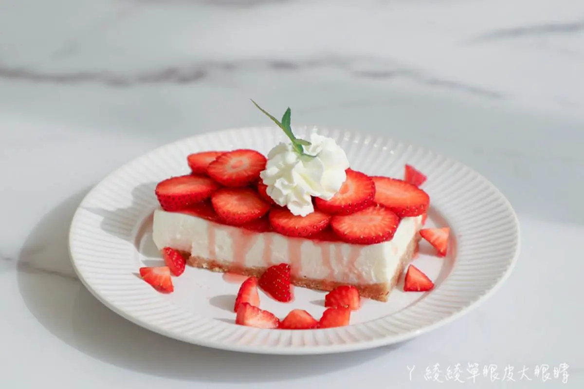 IG必拍！新竹７家網美系甜點店：露天泳池享Q萌鬆餅、花窗老宅吃７層戚風小山丘