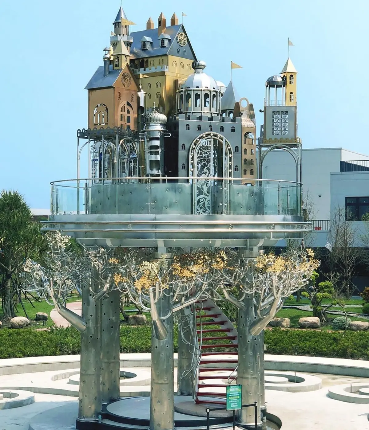 「空中城堡」夢幻爆棚！宜蘭新景點6000坪「赫蒂法莊園」，歐風莊園、地上鏡池必踩點
