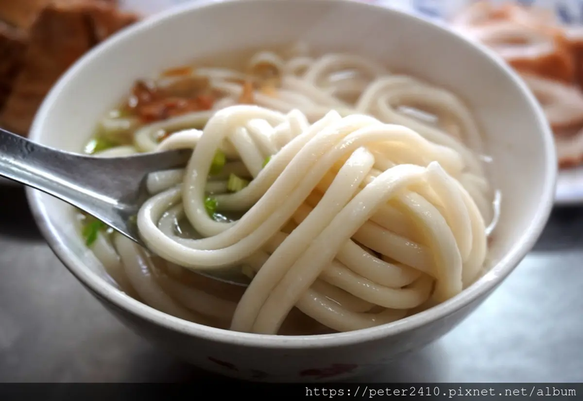 基隆人的口袋名單！３家隱藏版小吃：「台式」烏龍麵、圓形蔥油餅、沙茶炒麵+咖哩