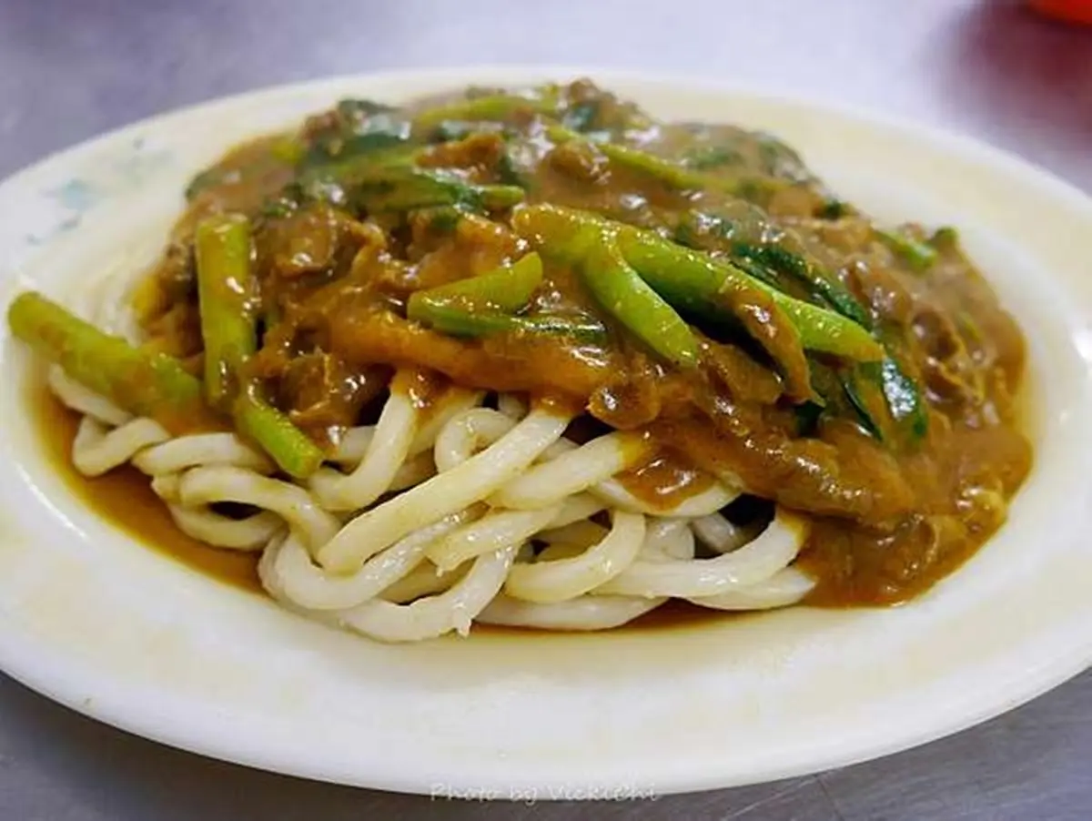 基隆人的口袋名單！３家隱藏版小吃：「台式」烏龍麵、圓形蔥油餅、沙茶炒麵+咖哩