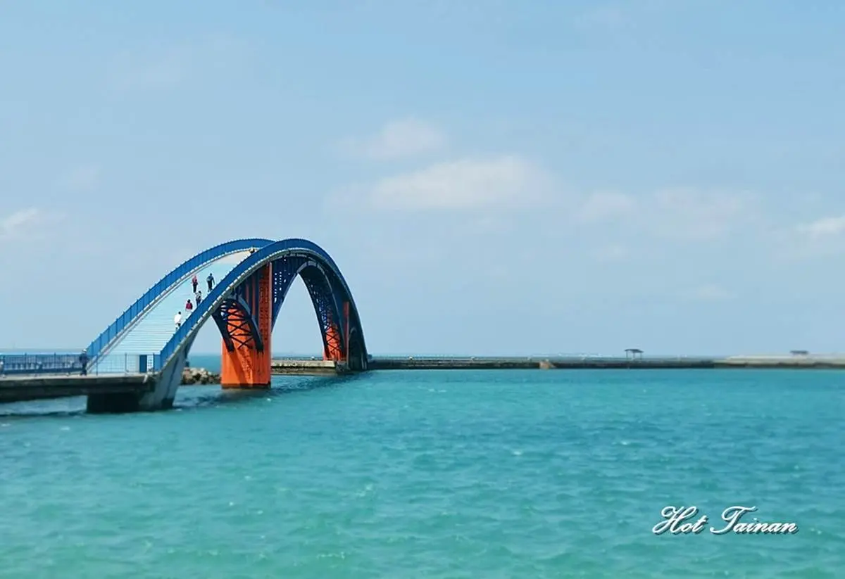 澎湖花火節全攻略！吃玩買34亮點：海上彩虹橋、海龜雞蛋糕、飛碟觀景台