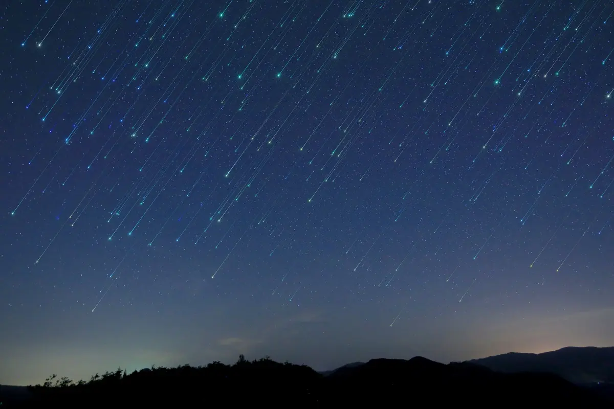 天文迷注意!「天琴座流星雨」每小時20顆流星畫過天際,「超級月亮」同步登場 天文迷注意!「天琴座流星雨」每小時20顆流星畫過天際,「超級月亮」同步登場