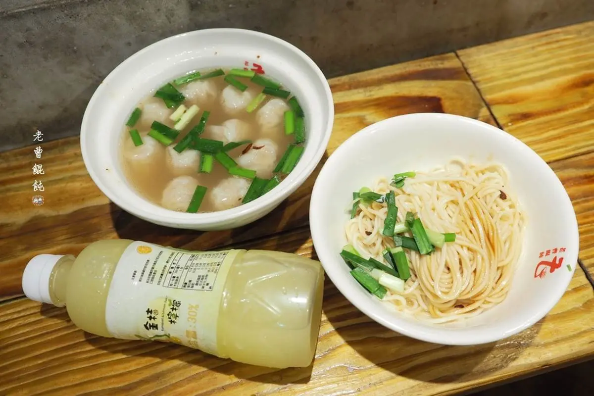 50元搞定!新北5家市場平價早餐:「噶瑪蘭黑豚」餛飩、20年手工刈包、婆媽最愛油飯 50元搞定!新北5家市場平價早餐:「噶瑪蘭黑豚」餛飩、20年手工刈包、婆媽最愛油飯