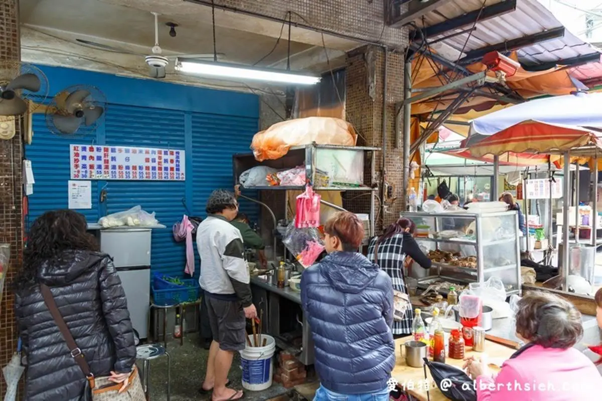 50元搞定!新北5家市場平價早餐:「噶瑪蘭黑豚」餛飩、20年手工刈包、婆媽最愛油飯 50元搞定!新北5家市場平價早餐:「噶瑪蘭黑豚」餛飩、20年手工刈包、婆媽最愛油飯