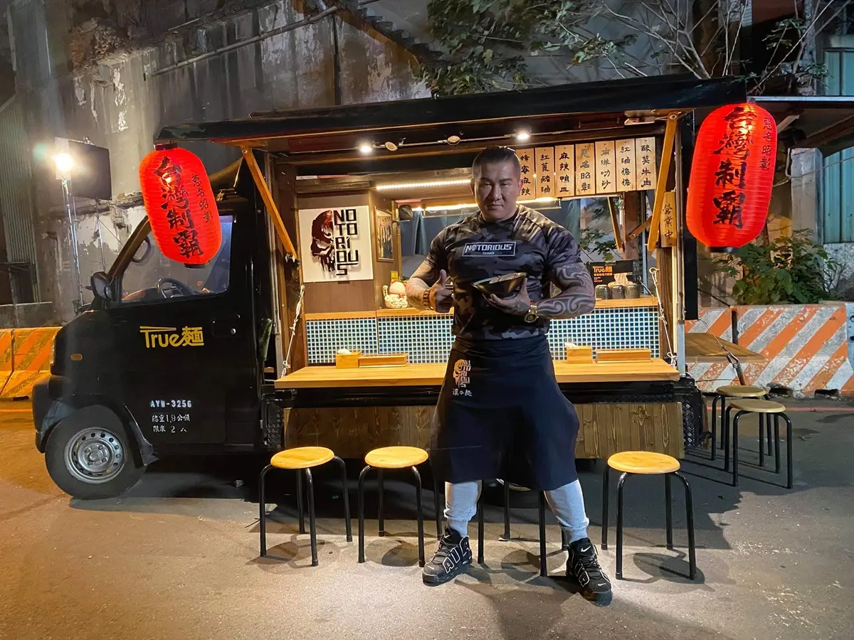 孫安佐輸了！館長陳之漢「首家飲料店」台南開幕，挑戰「完全不加糖」將會開４家店可喝