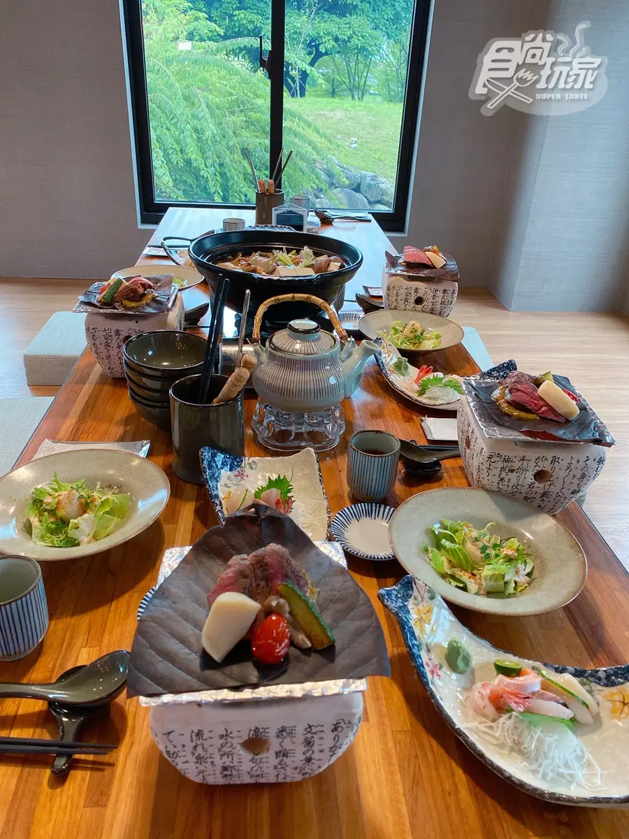 全台唯一免預約「動物體驗飯店」！羊駝、水豚和狐獴都有，還能扮炭治郎、爽泡日式湯泉