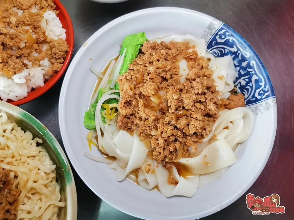 不到50元吃超飽!在地人大推這家阿嬤ㄟ店,滿滿肉燥飯只要10元,乾麵也是佛心分量 不到50元吃超飽!在地人大推這家阿嬤ㄟ店,滿滿肉燥飯只要10元,乾麵也是佛心分量