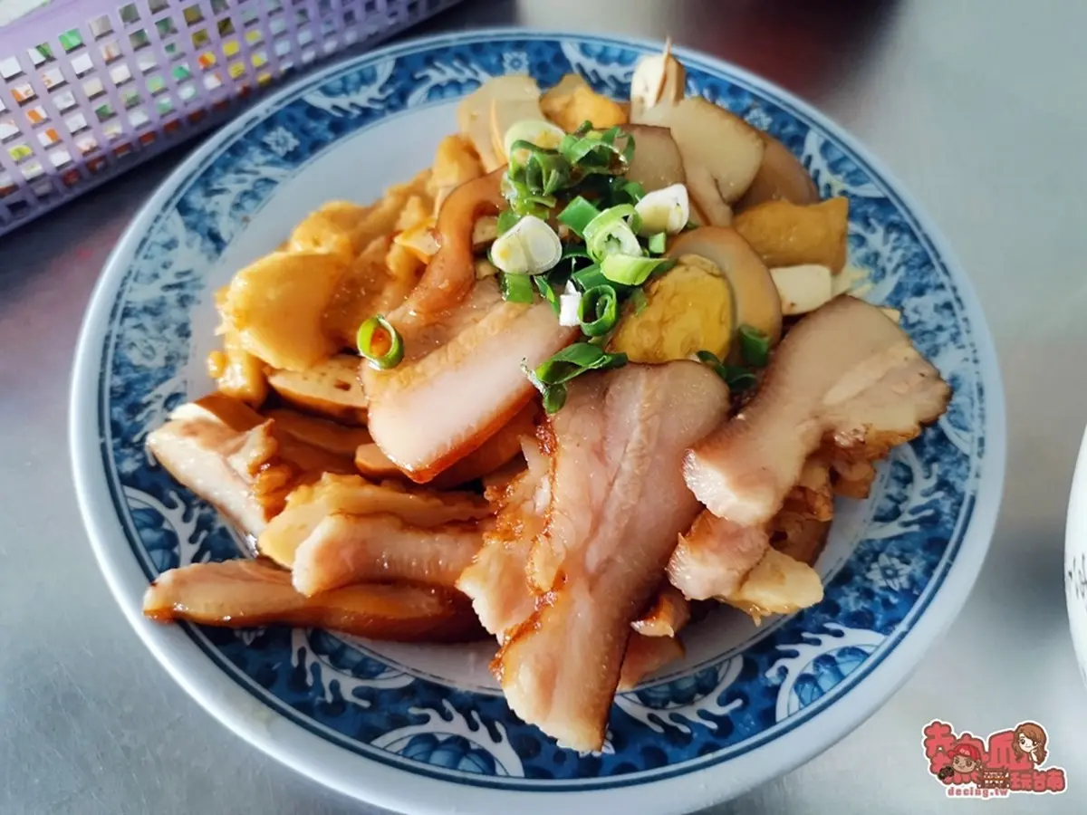 不到50元吃超飽!在地人大推這家阿嬤ㄟ店,滿滿肉燥飯只要10元,乾麵也是佛心分量 不到50元吃超飽!在地人大推這家阿嬤ㄟ店,滿滿肉燥飯只要10元,乾麵也是佛心分量