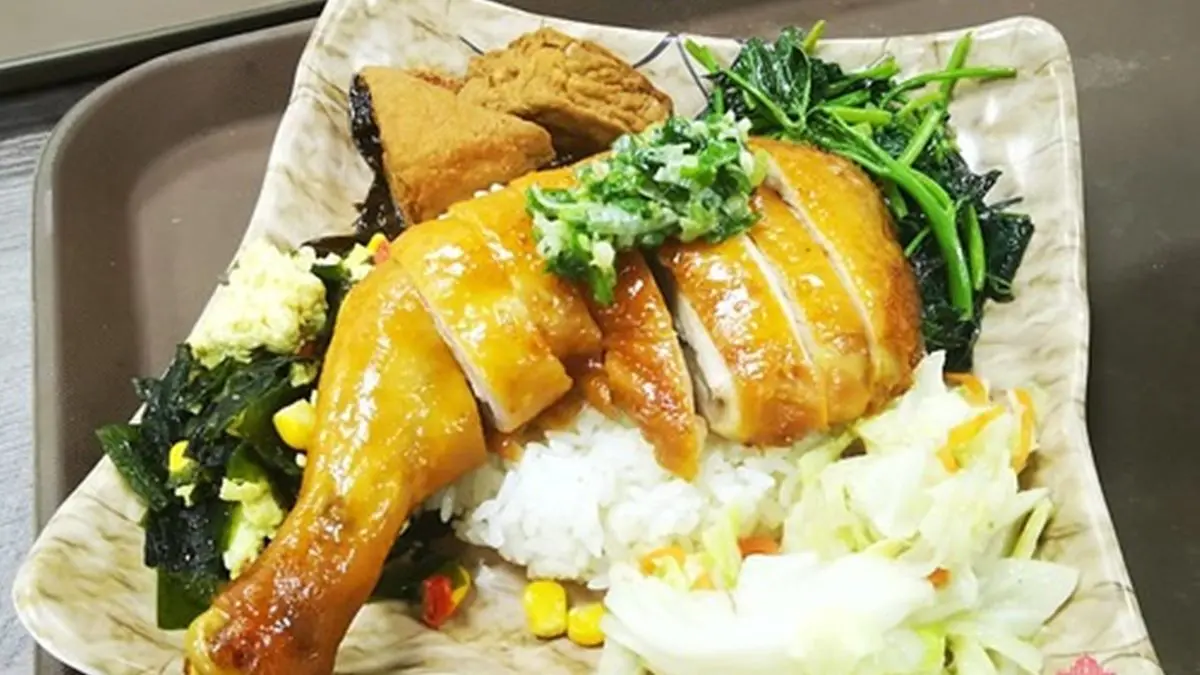 中捷美食全攻略！「水安宮站→豐樂公園站」16家：活龍蝦粥、滿料麵線、鰻魚桶飯