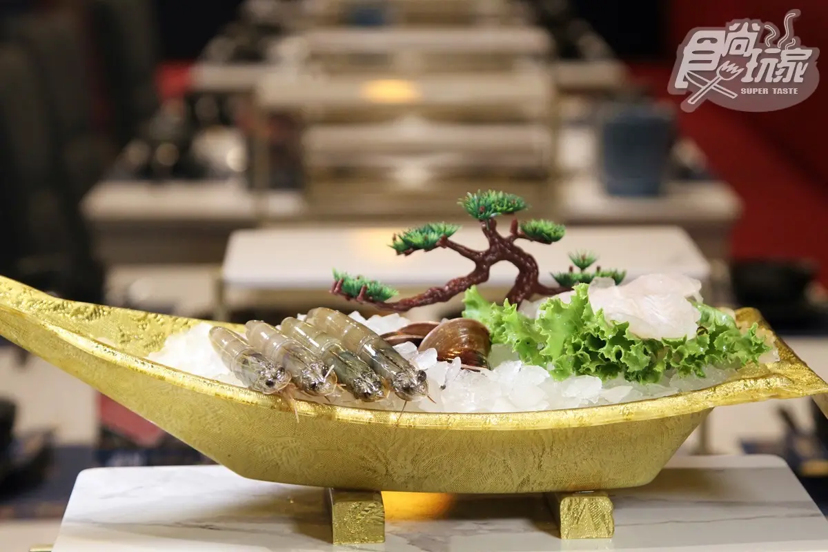 【新開店】點鍋送海鮮船！全台最潮沙茶火鍋插旗台南，浮誇霸王餐吃得到２龍蝦、大牡蠣