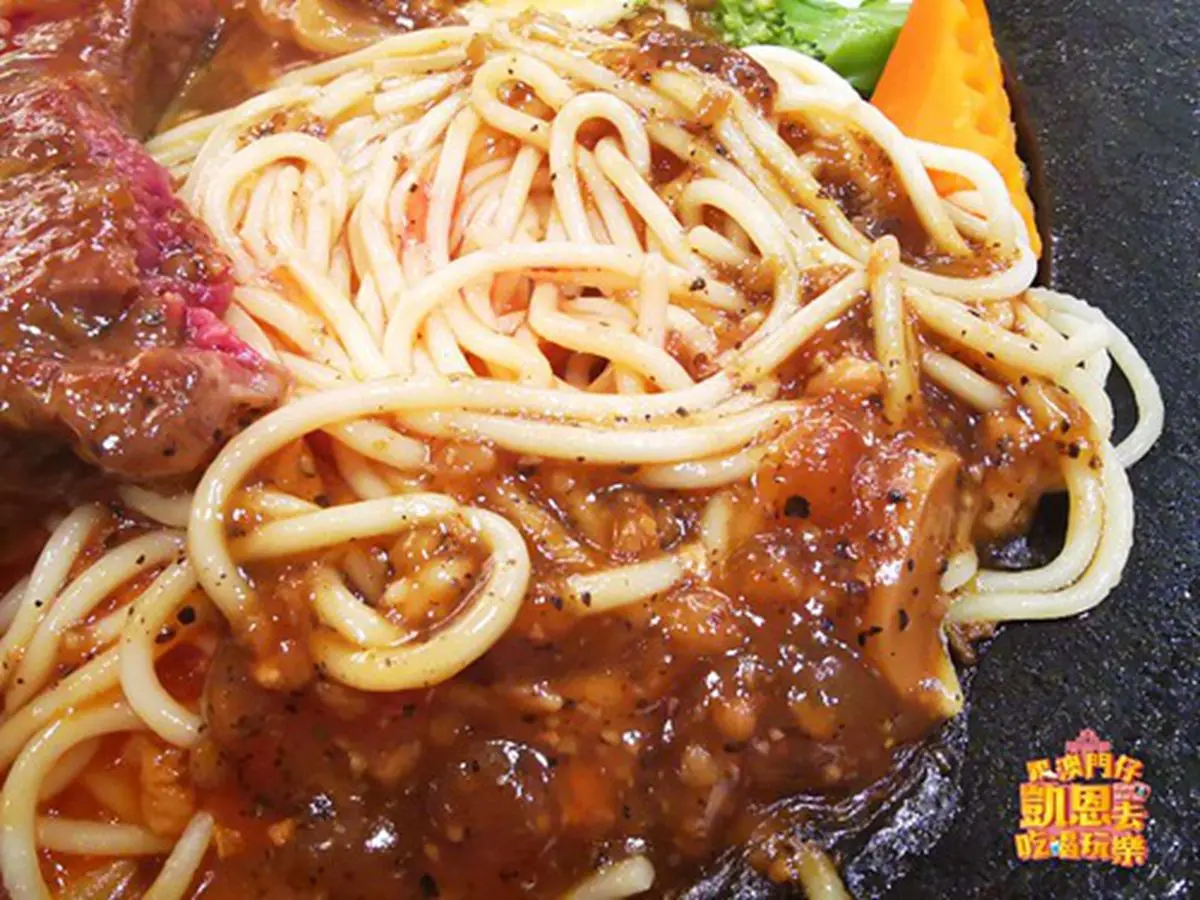在地人激推！台中捷運美食15站50家：龍虎麵、巨無霸生蠔、活龍蝦粥