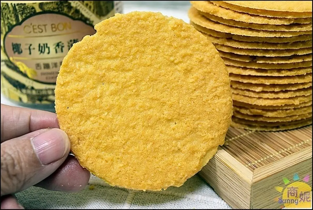 台中伴手禮+1!老師傅手工薄餅沒訂吃不到,先搶粉嫩系玫瑰口味、超人氣「海苔杏仁」 台中伴手禮+1!老師傅手工薄餅沒訂吃不到,先搶粉嫩系玫瑰口味、超人氣「海苔杏仁」