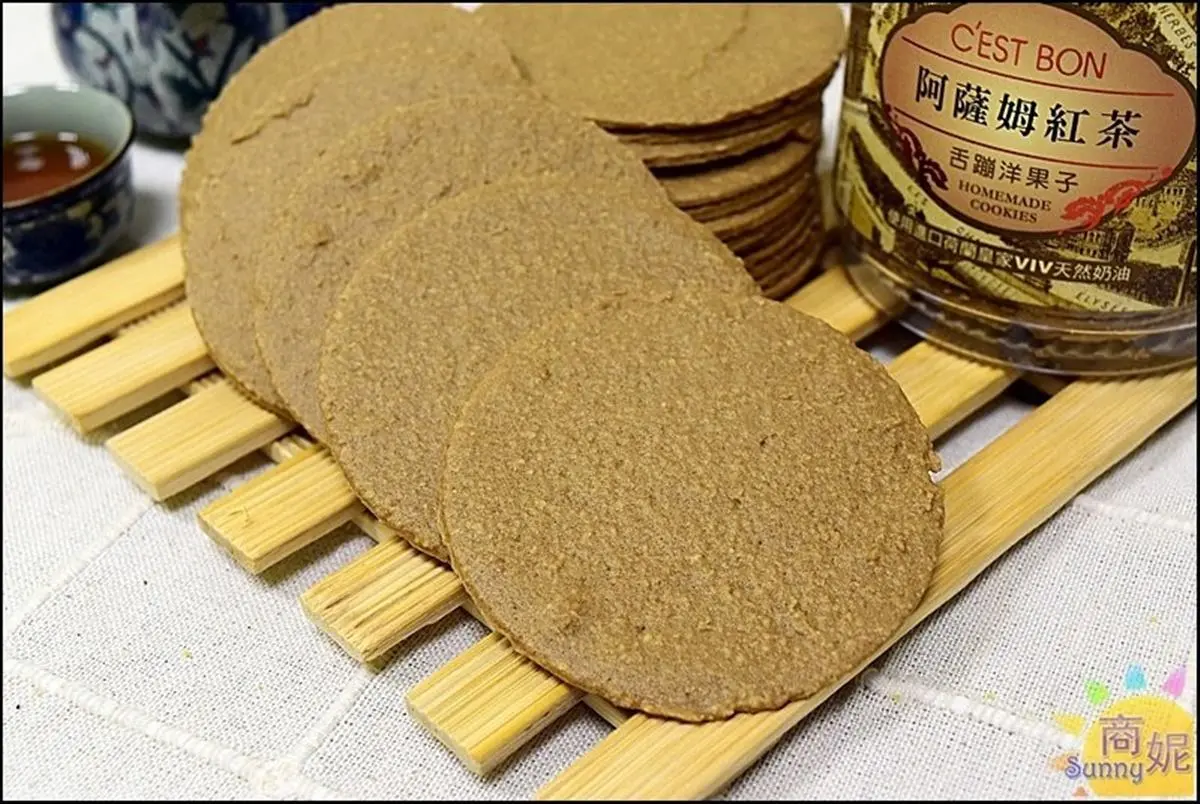 台中伴手禮+1!老師傅手工薄餅沒訂吃不到,先搶粉嫩系玫瑰口味、超人氣「海苔杏仁」 台中伴手禮+1!老師傅手工薄餅沒訂吃不到,先搶粉嫩系玫瑰口味、超人氣「海苔杏仁」