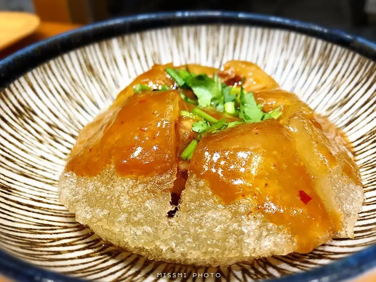 從餐車紅到開店!古早味甜不辣「獨門熬醬」別處吃不到,紅糟肉圓外脆內Q也要點 從餐車紅到開店!古早味甜不辣「獨門熬醬」別處吃不到,紅糟肉圓外脆內Q也要點