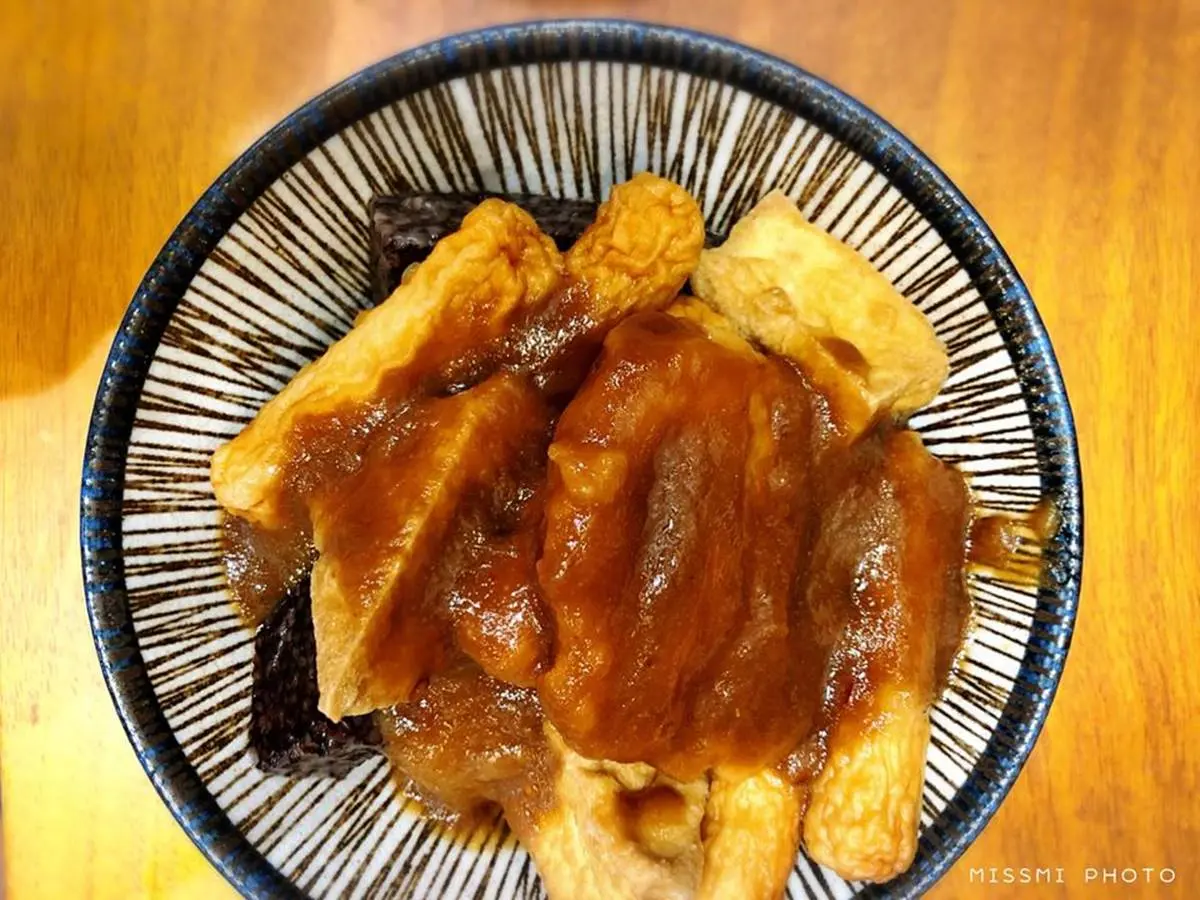 從餐車紅到開店!古早味甜不辣「獨門熬醬」別處吃不到,紅糟肉圓外脆內Q也要點 從餐車紅到開店!古早味甜不辣「獨門熬醬」別處吃不到,紅糟肉圓外脆內Q也要點