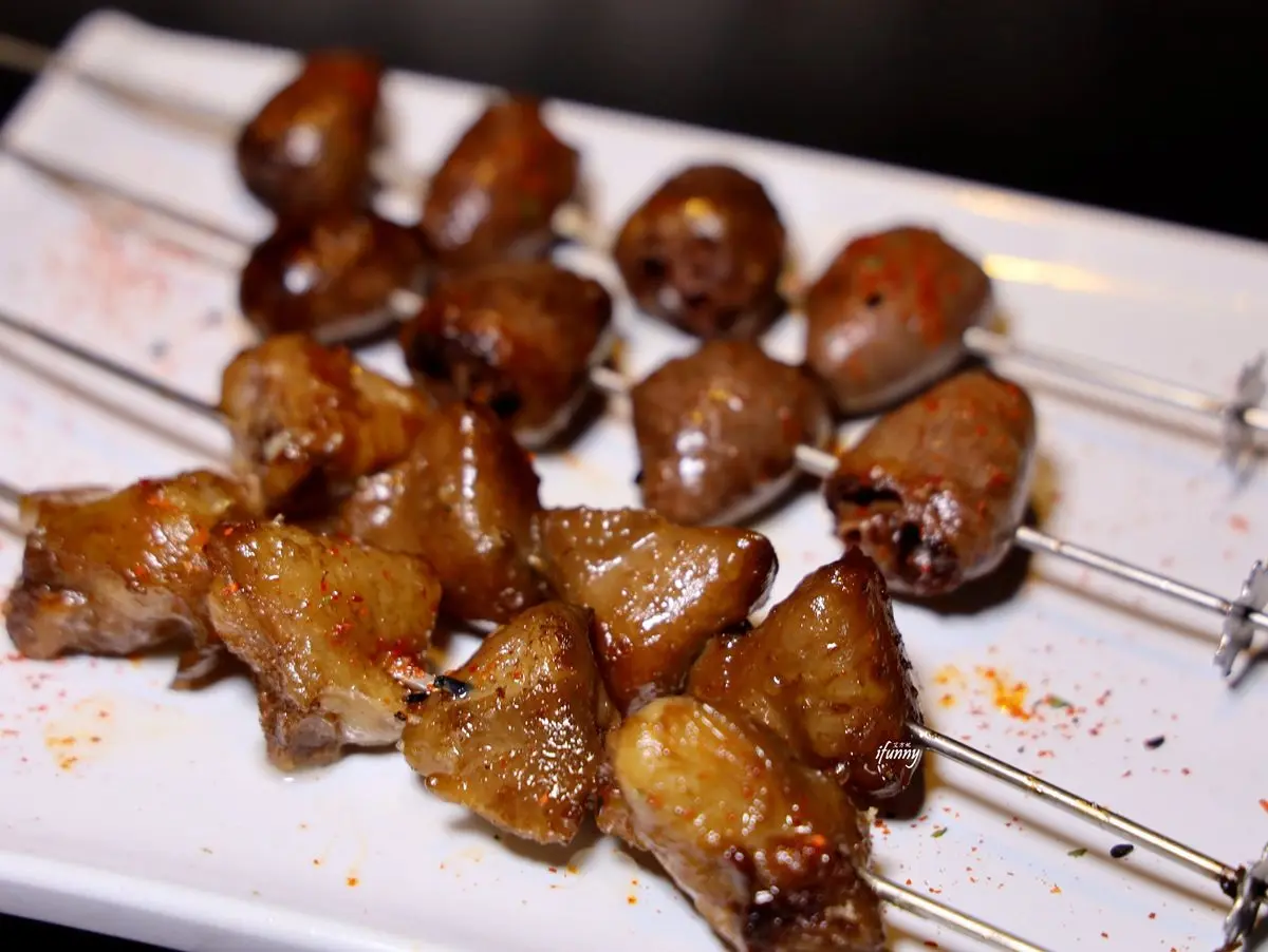【新開店】台灣首家「羊肉串自動燒烤」搶先吃！菲力、肋條沾醬超唰嘴，必嘗主廚手路菜