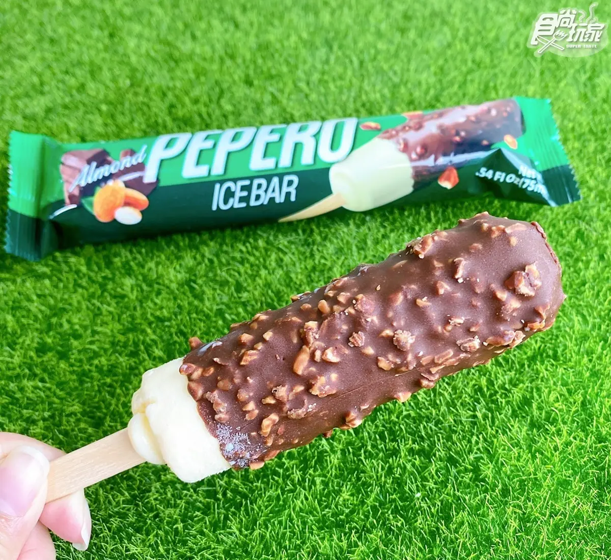 放大版PEPERO!「巧克力脆皮雪糕」2款口味必囤貨,一口咬下香濃巧克力+杏仁粒 放大版PEPERO!「巧克力脆皮雪糕」2款口味必囤貨,一口咬下香濃巧克力+杏仁粒