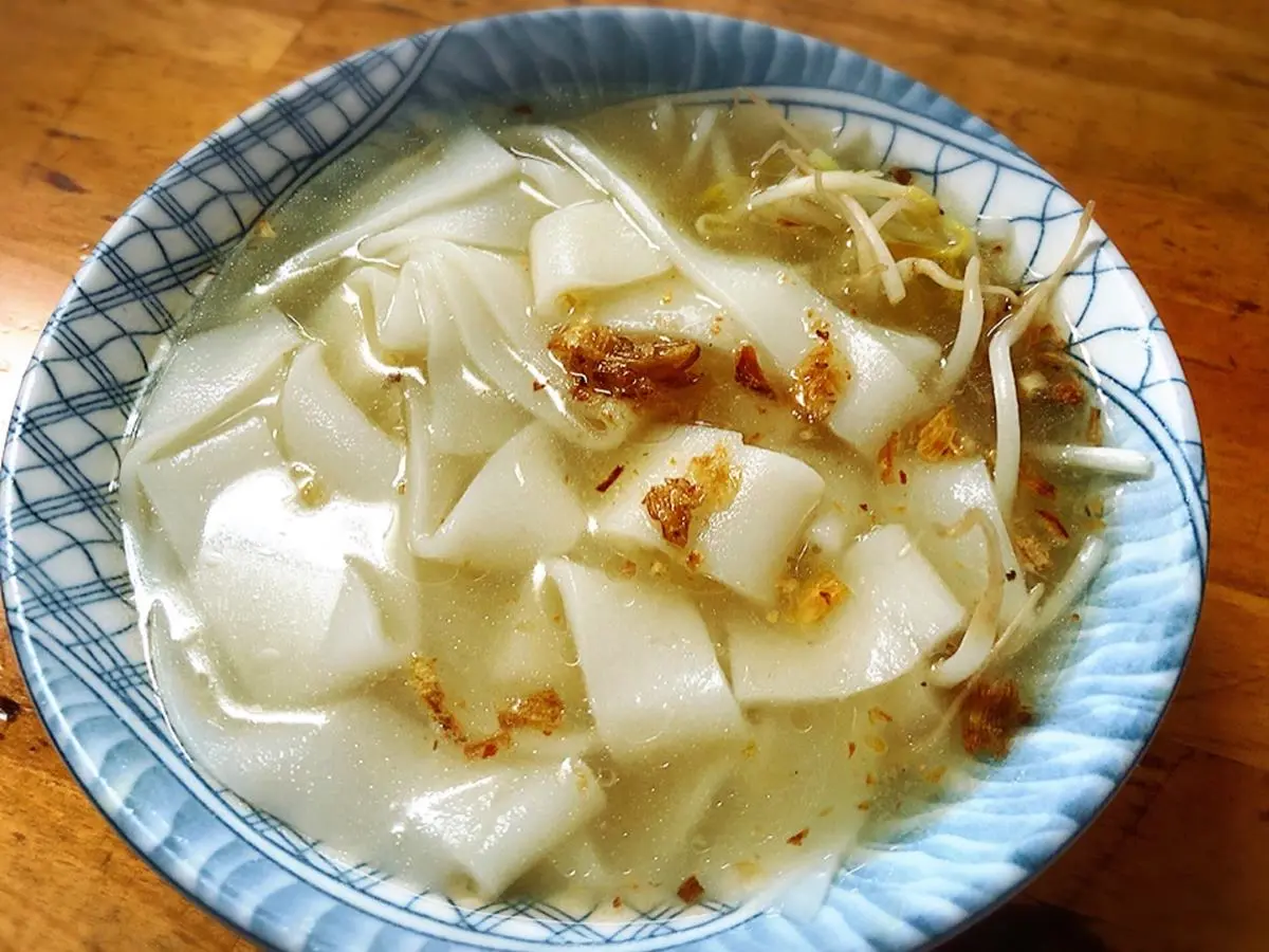在地人心中第一名！50年切仔麵１碗只要30元，黑白切沾獨門豆瓣醬吃了會回味