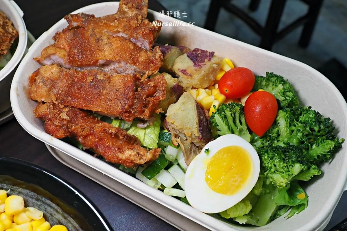外食族必收!台北5家隱藏版便當:90元滿料雞丁、比手掌大炸豬排、週間限定川菜餐盒 外食族必收!台北5家隱藏版便當:90元滿料雞丁、比手掌大炸豬排、週間限定川菜餐盒