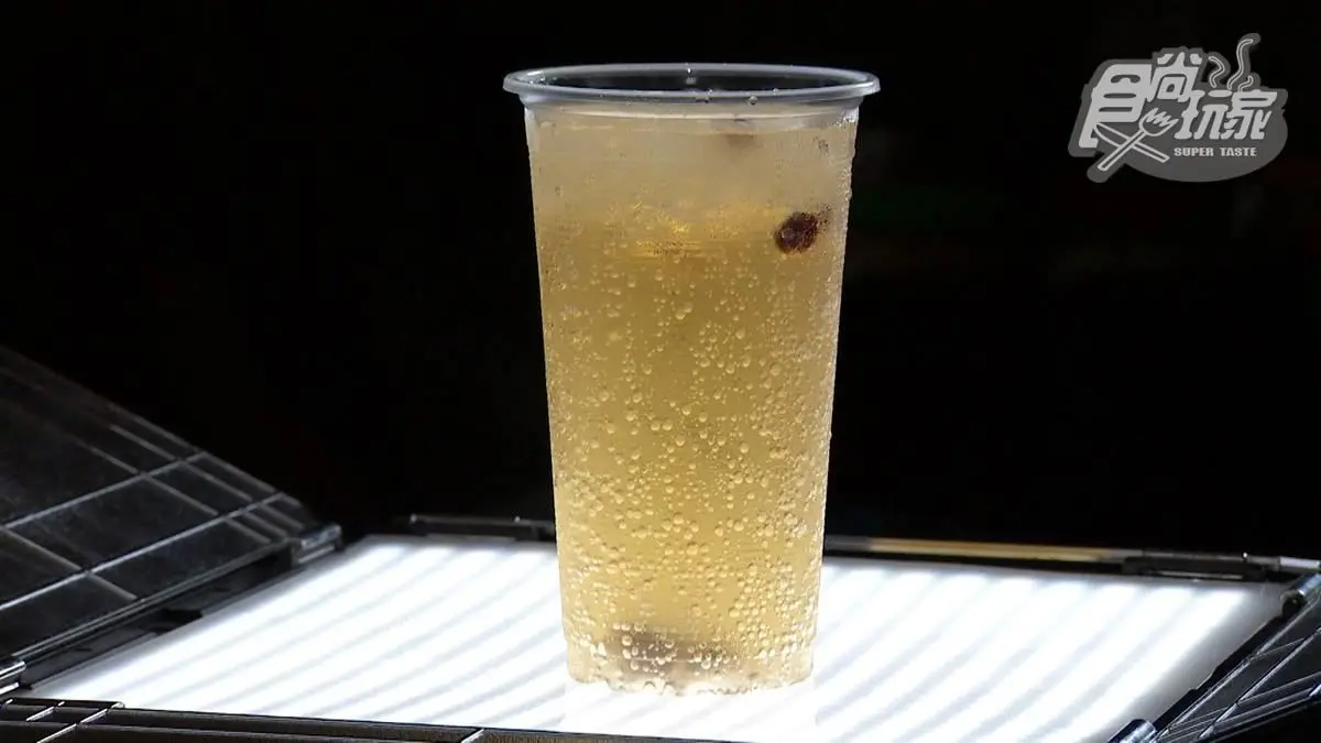 全台僅存１間！古早味汽水要自己手工打氣，葡萄口味還咬得到葡萄乾