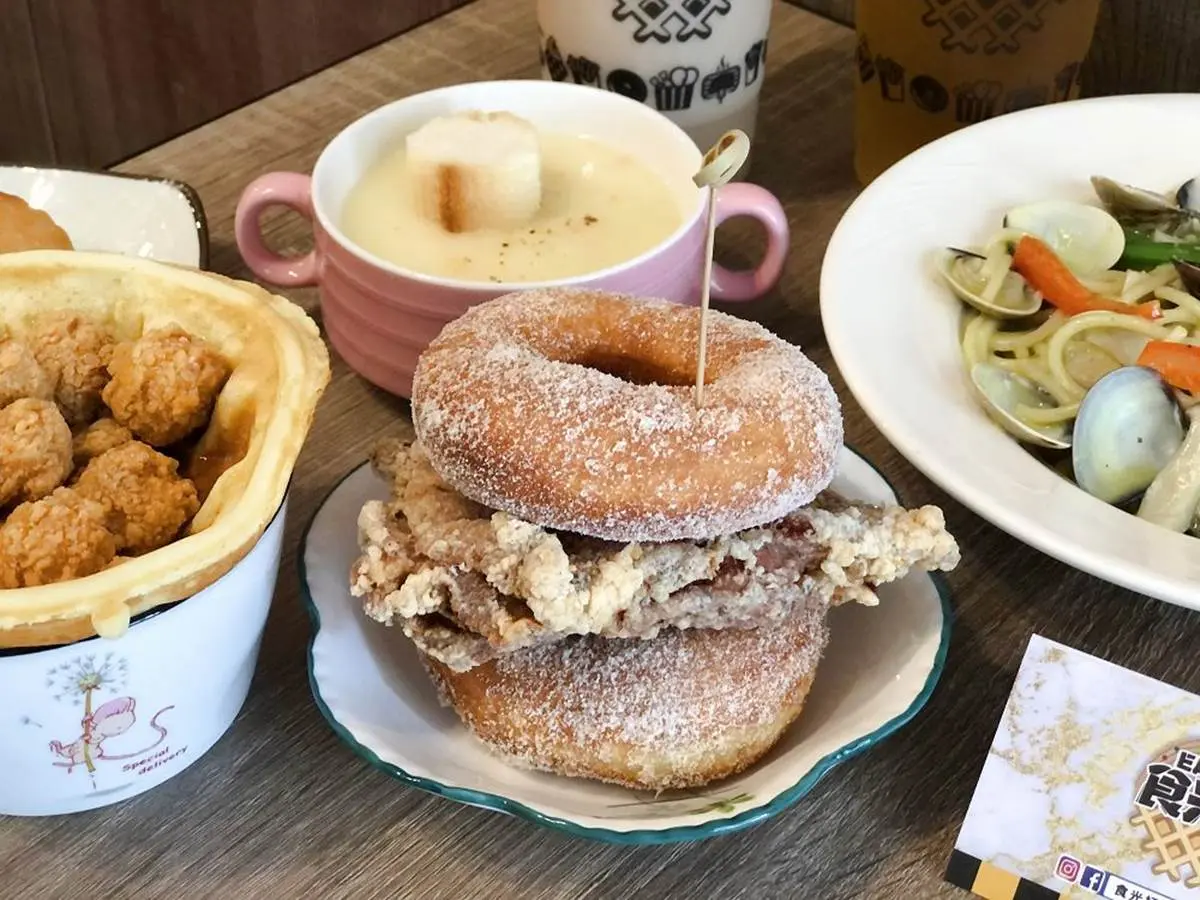 超有哏!台南5家包餡系甜甜圈:胖嘟嘟沙拉包、卡宴紅醬臭豆腐、牽絲Q彈麻糬 超有哏!台南5家包餡系甜甜圈:胖嘟嘟沙拉包、卡宴紅醬臭豆腐、牽絲Q彈麻糬
