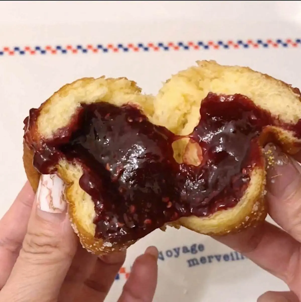 超有哏!台南5家包餡系甜甜圈:胖嘟嘟沙拉包、卡宴紅醬臭豆腐、牽絲Q彈麻糬 超有哏!台南5家包餡系甜甜圈:胖嘟嘟沙拉包、卡宴紅醬臭豆腐、牽絲Q彈麻糬