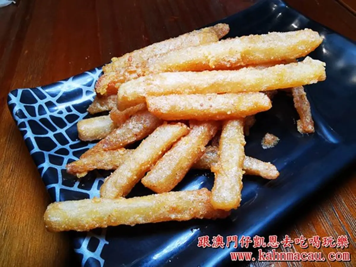 不到百元嘗正宗港點！香港姊妹花選道地食材做料理，必吃Q彈咖哩魚蛋、荷葉糯米雞
