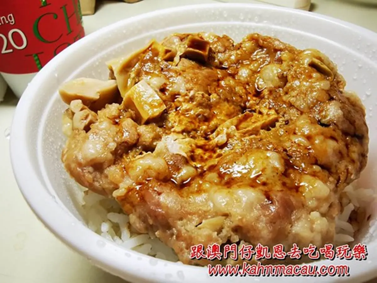 不到百元嘗正宗港點！香港姊妹花選道地食材做料理，必吃Q彈咖哩魚蛋、荷葉糯米雞