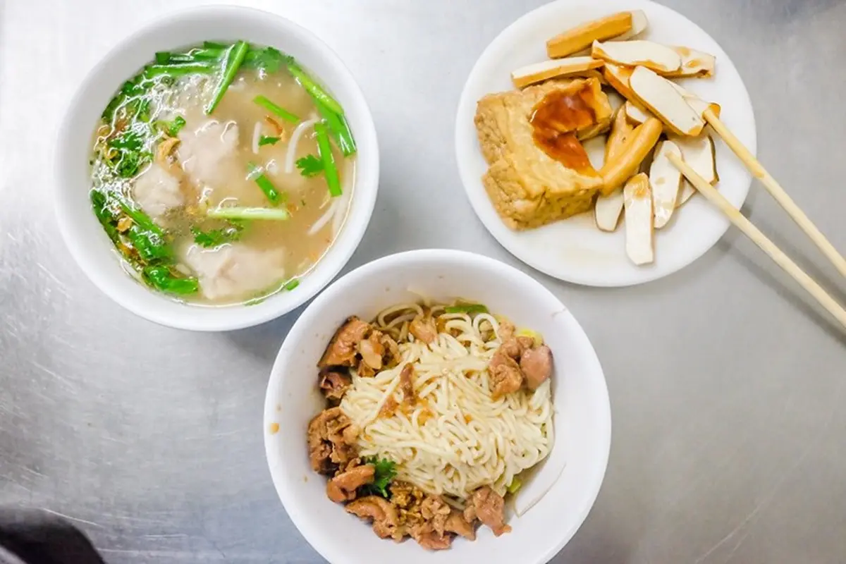 沒吃過不算來過！北投３家人氣肉羹：50年老店、厚漿裹噴汁肉條、帶勁麵條配黑白切