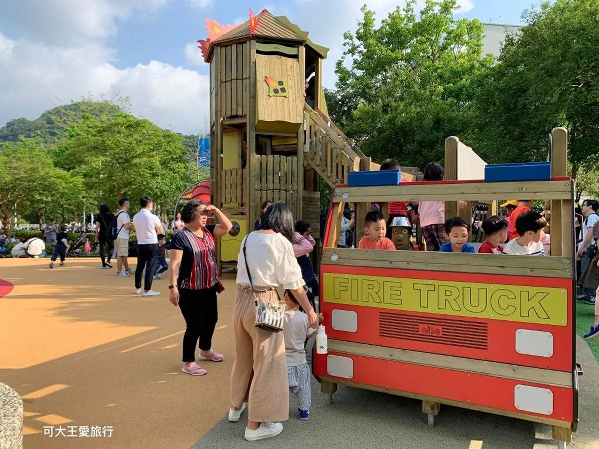 小小打火英雄出任務!台北親子公園再翻新:超Q消防車、火焰鞦韆、旋轉溜滑梯 小小打火英雄出任務!台北親子公園再翻新:超Q消防車、火焰鞦韆、旋轉溜滑梯