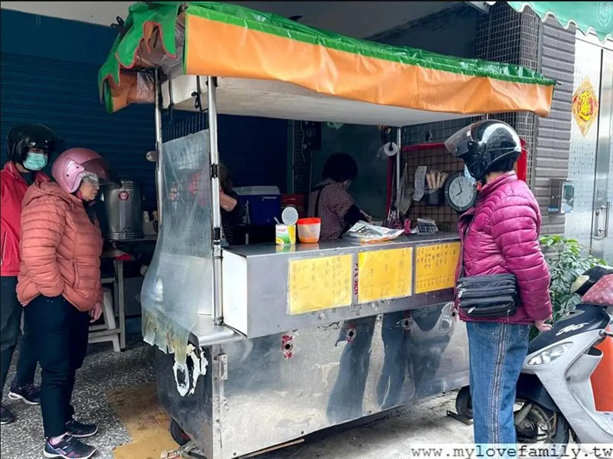在地人才知道!桃園5家古早味粉漿蛋餅:50年阿婆餐車、1週只賣4天、30元雙蛋 在地人才知道!桃園5家古早味粉漿蛋餅:50年阿婆餐車、1週只賣4天、30元雙蛋