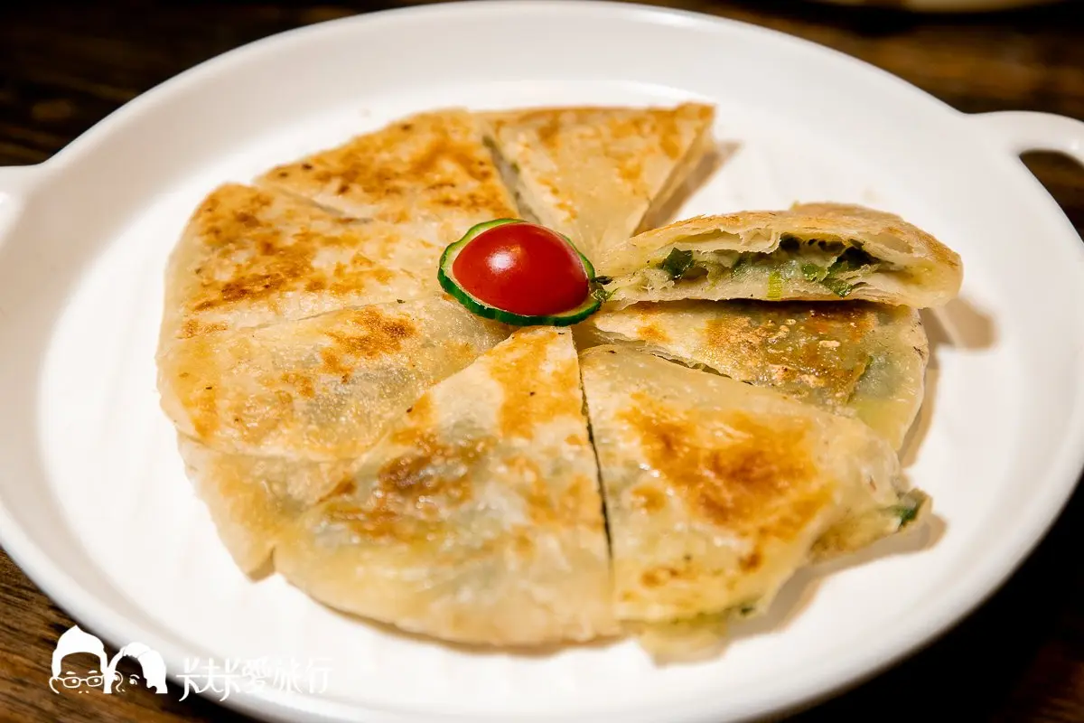 宜蘭味早午餐!三星蔥拉餅一口咬下蔥味滿滿,打卡必點「起司軟法配櫻桃鴨」 宜蘭味早午餐!三星蔥拉餅一口咬下蔥味滿滿,打卡必點「起司軟法配櫻桃鴨」