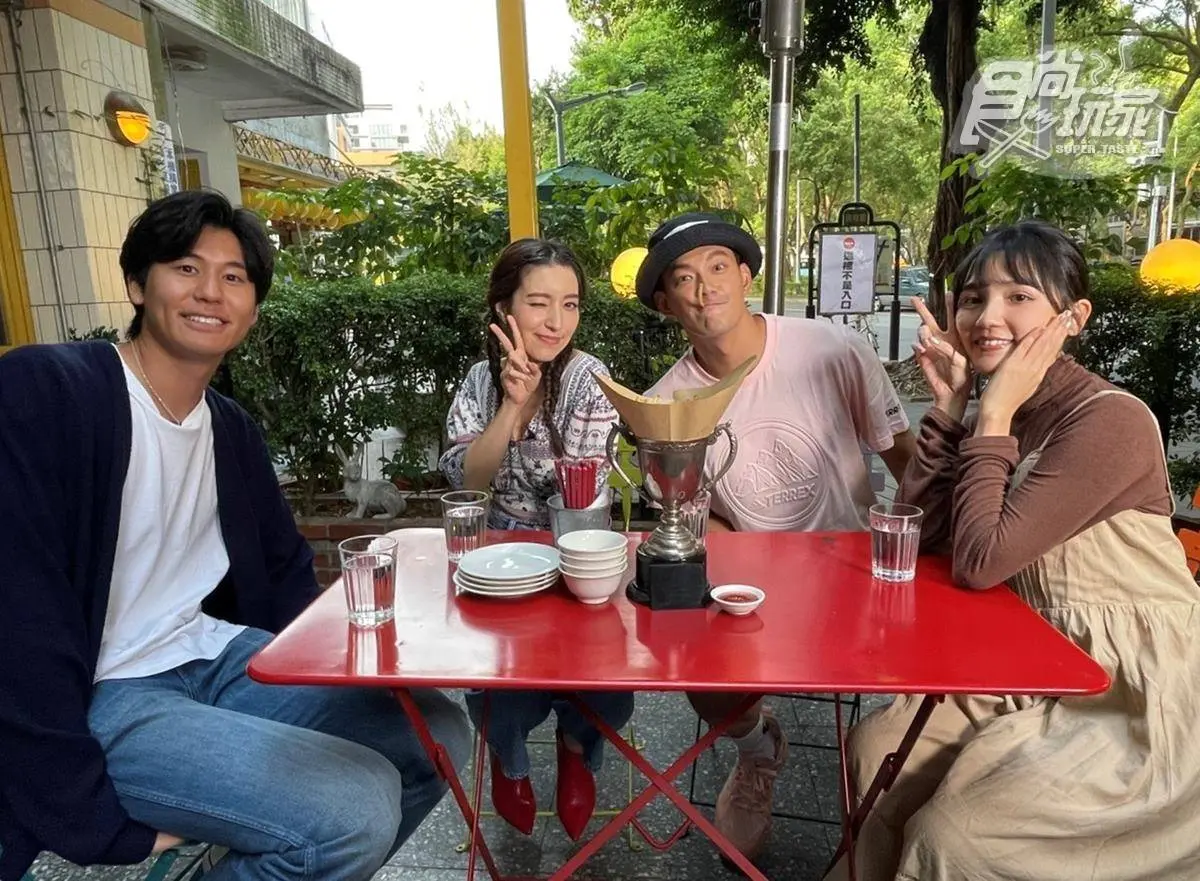 《熱血48小時》公開2歌姬私藏美食!威廉愛上「愛玲套餐」,風田與Lara上演餵食秀 《熱血48小時》公開2歌姬私藏美食!威廉愛上「愛玲套餐」,風田與Lara上演餵食秀