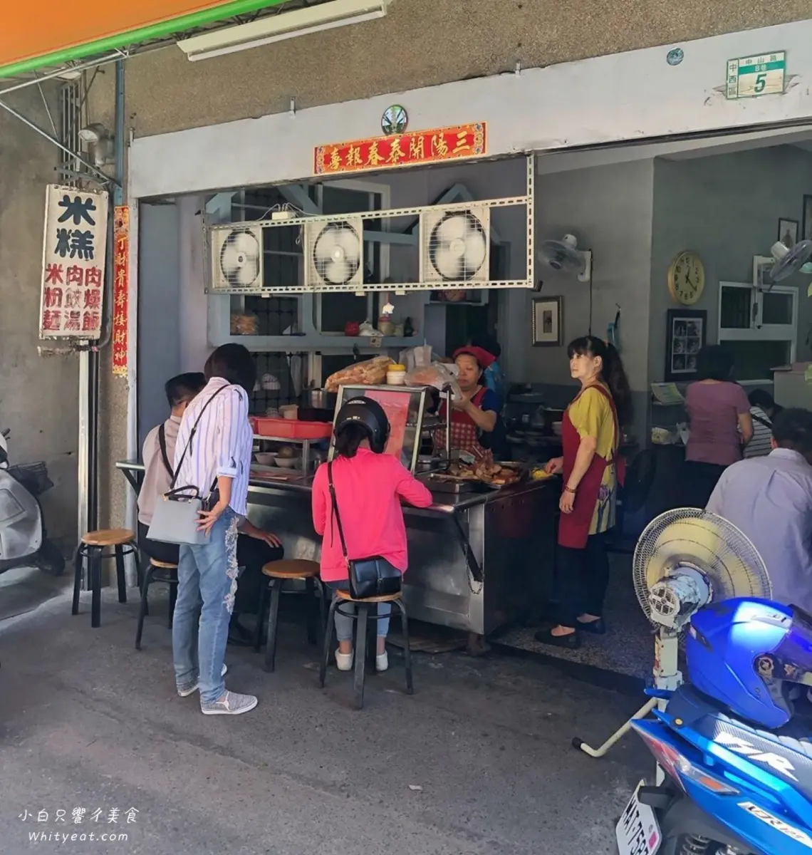 先筆記！台南古早味米糕加「半熟蛋」超對味，滷到透亮肉燥飯也只要15元