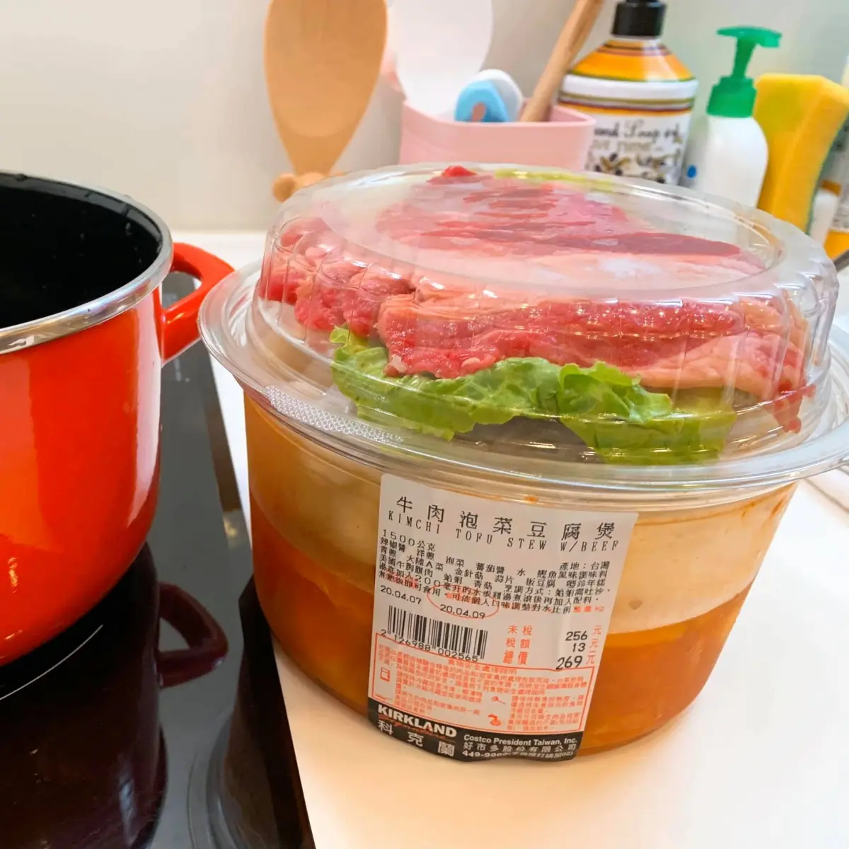 好市多也有韓式火鍋!「牛肉泡菜豆腐煲」加熱就可開鍋,牛胸腹肉+韓式年糕大滿足 好市多也有韓式火鍋!「牛肉泡菜豆腐煲」加熱就可開鍋,牛胸腹肉+韓式年糕大滿足