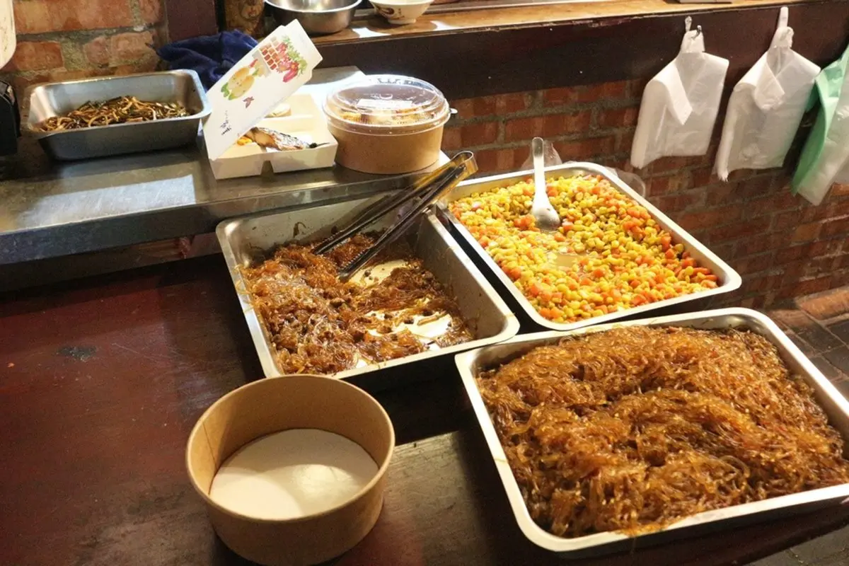 外帶回家吃!台南5家高CP值便當:60元烤鴨飯、香港師傅燒臘、炙燒明太子雞腿 外帶回家吃!台南5家高CP值便當:60元烤鴨飯、香港師傅燒臘、炙燒明太子雞腿