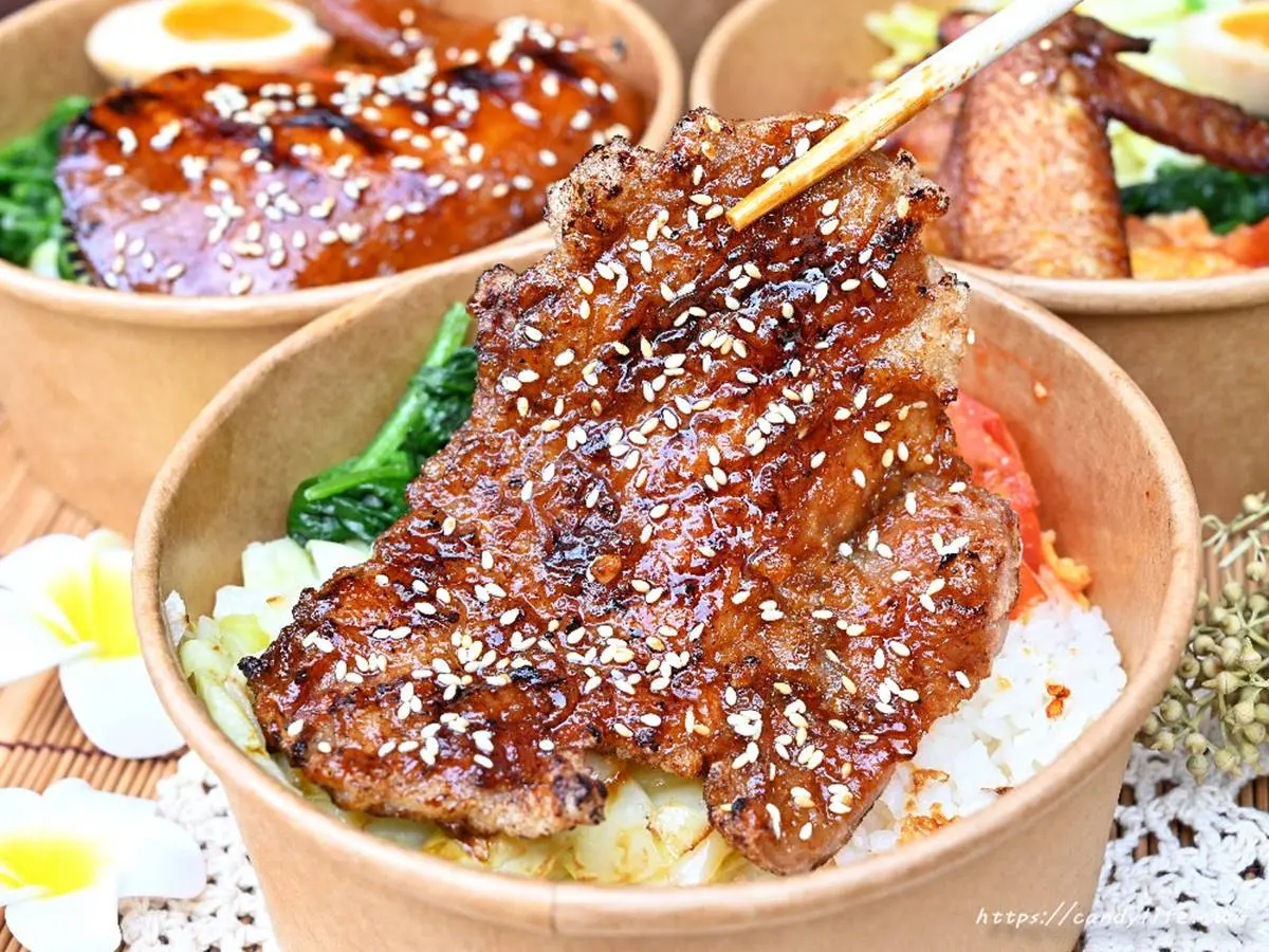 【新開店】獨特醬汁刷烤超入味！台中炭火便當不到百元嘗２主菜，肉控先搶高CP大雞腿