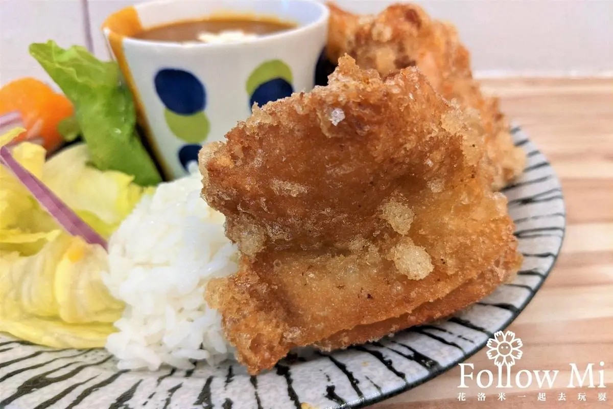 在地人外帶愛店!評價4.4星咖哩飯大分量超飽足,現煎半熟蛋配飯更過癮 在地人外帶愛店!評價4.4星咖哩飯大分量超飽足,現煎半熟蛋配飯更過癮