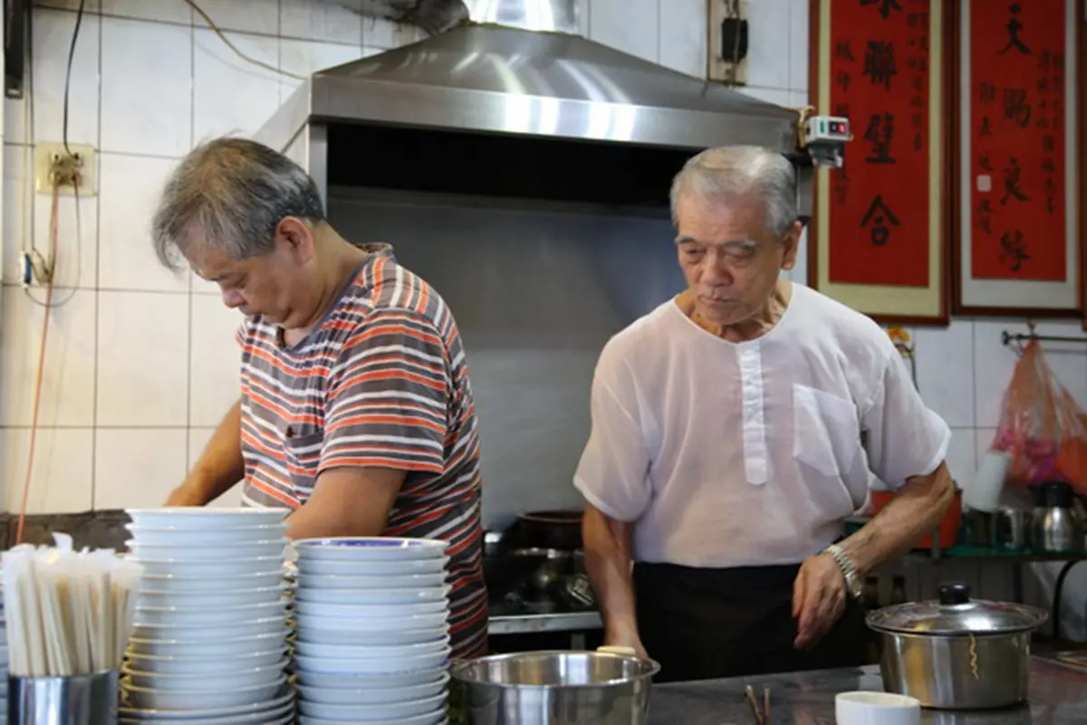 台南炒鱔魚的活歷史！百年老字號外帶也好吃，獨門鱔魚湯別處喝不到