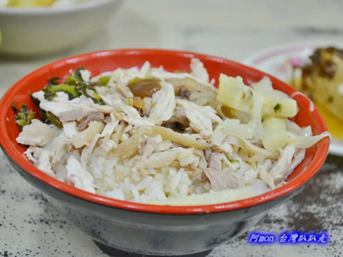 先收進口袋！嘉義50年火雞肉飯配筍乾、淋雞油才對味，高CP值味噌魚湯只要30元