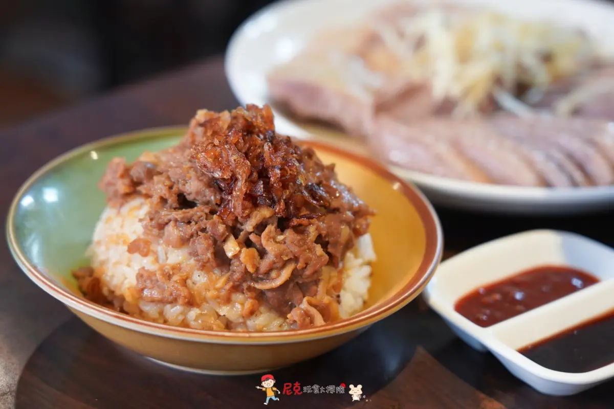 4.1顆星好評！40元鴨肉飯「油蔥酥＋鴨肉」堆小山，招牌鴨肉羹舀得到滿滿配料