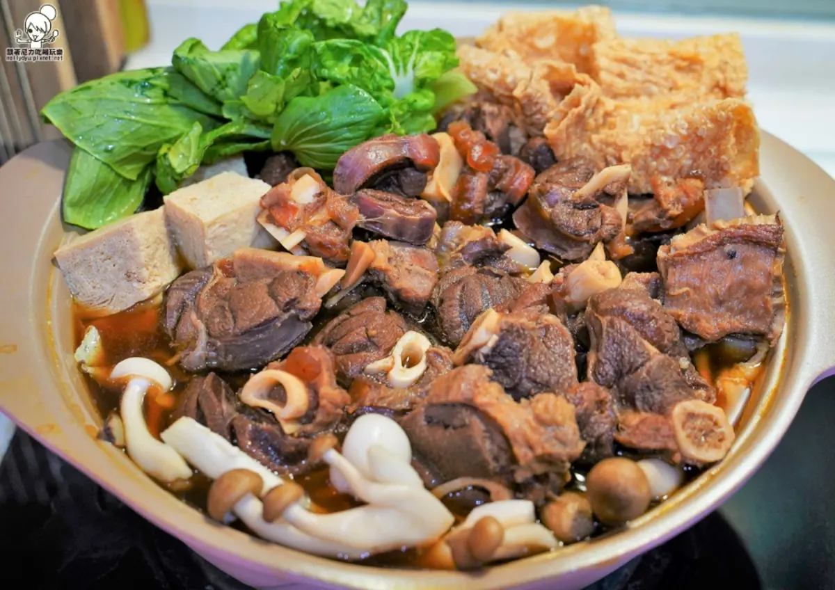 懶人備餐法！開箱８款宅配料理包：整隻骨髓羊肉爐、50年牛肉麵、老市場上海菜