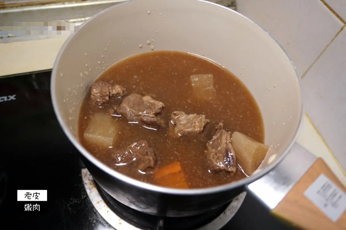 懶人備餐法！開箱８款宅配料理包：整隻骨髓羊肉爐、50年牛肉麵、老市場上海菜