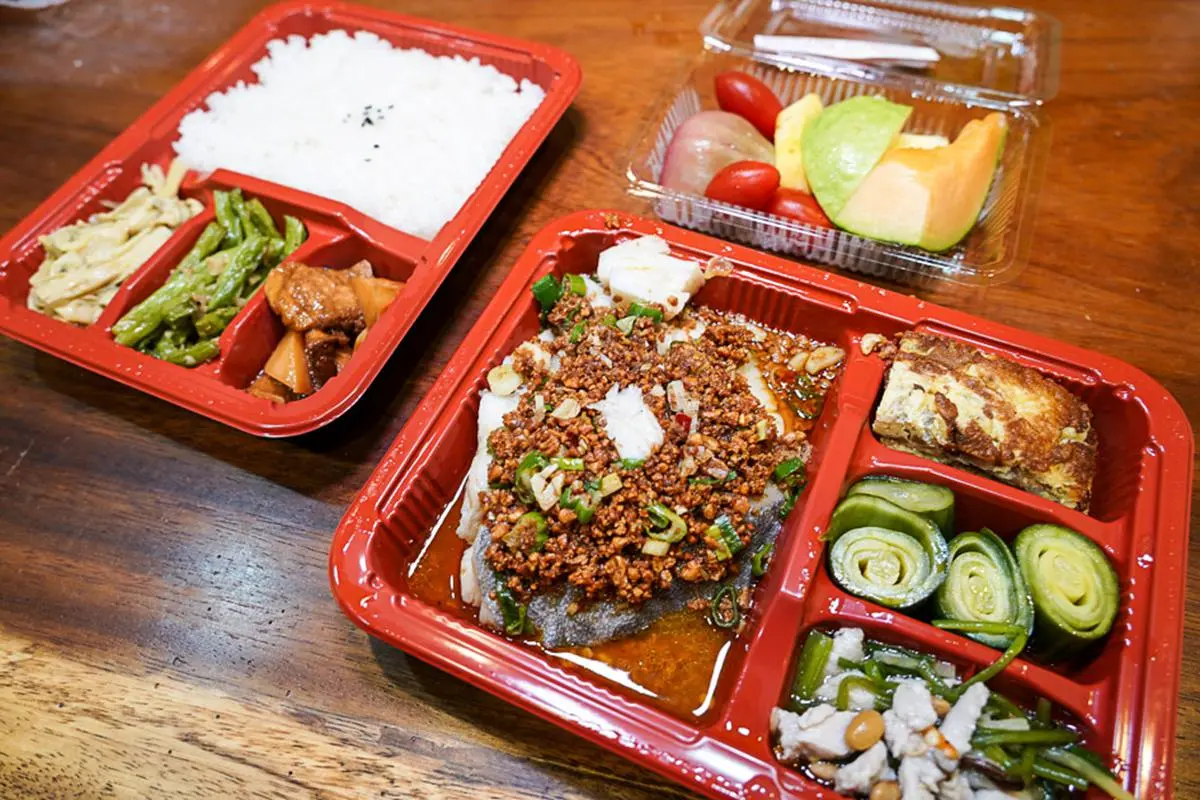 花蓮人外帶吃起來！３家澎派防疫餐盒：滿滿鮮甜土雞肉、銷魂厚切豆酥鱈魚、Q彈炸牛排