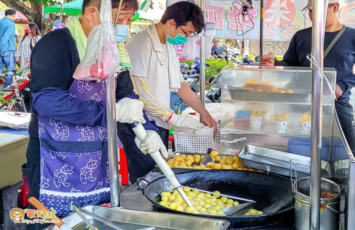 下午茶小確幸！北中南８家唰嘴地瓜球：巨無霸「浩克蛋」、１粒１元QQ蛋、竹炭黑心球
