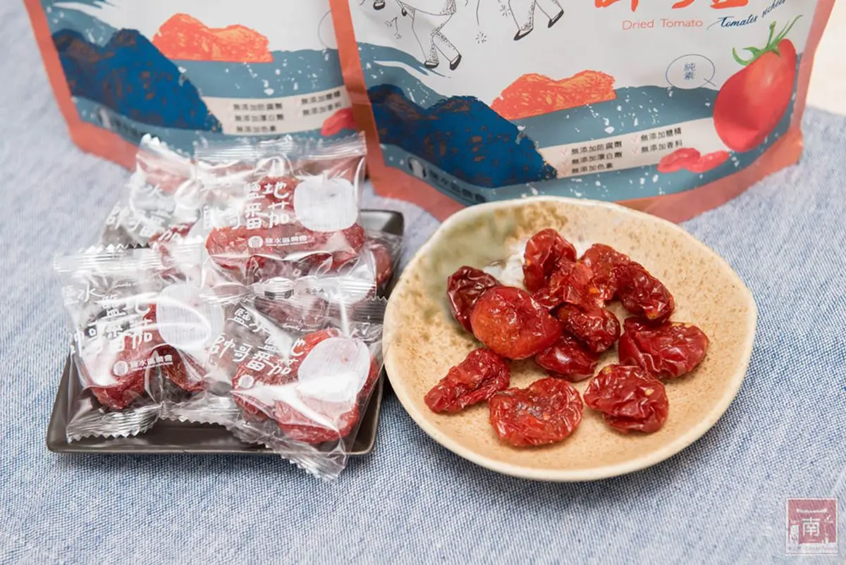 別再只囤泡麵!農會自產「日曬意麵」3分鐘上桌超唰嘴,加碼在地限定「帥哥番茄乾」 台南鹽水伴手禮2|鹽水鹽地帥哥番茄:甘甜可口茄紅素高
