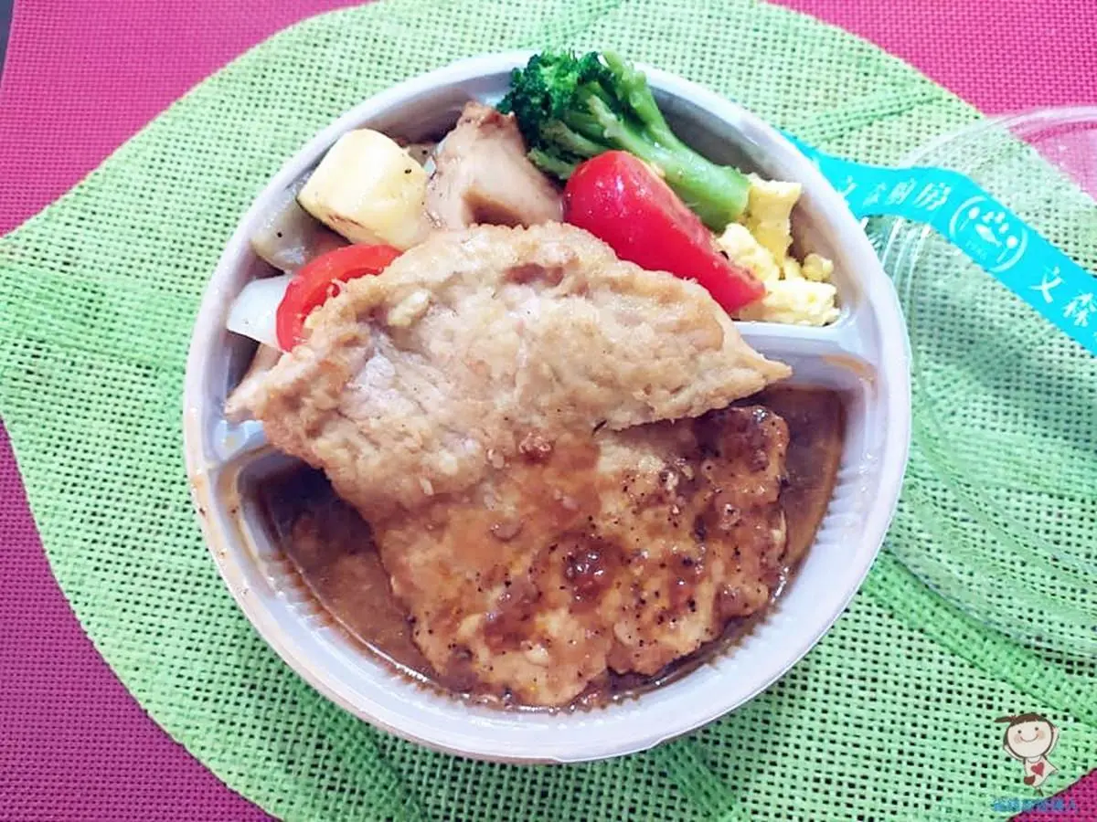 便當族換口味！高CP值「歐陸餐盒」必點紅酒燉牛腩，加價５元升級營養薑黃飯