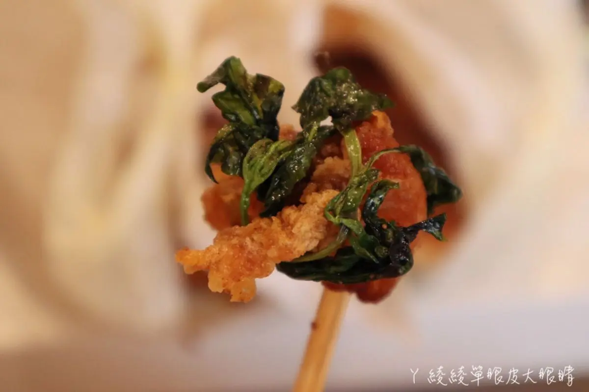 飄香30年！「獨門祕醬」鹽酥雞必點超入味百頁，厚實烤雞排比臉還要大